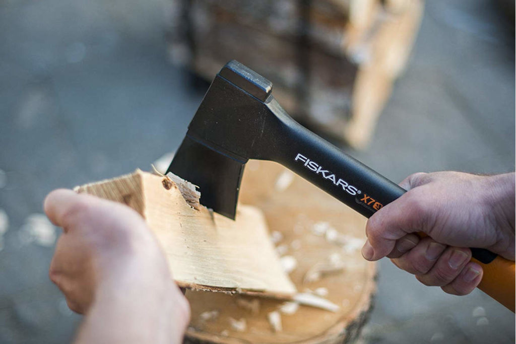 Fiskars-X7-XS-Axt-Universalaxt