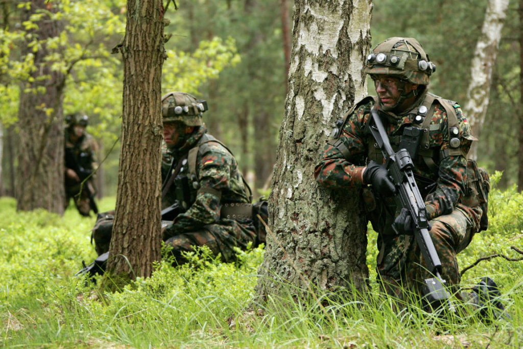 Vergleich-Bundeswehr-Kampfmesser-Feldmesser-78-Bundeswehr-Panzergrenadiere